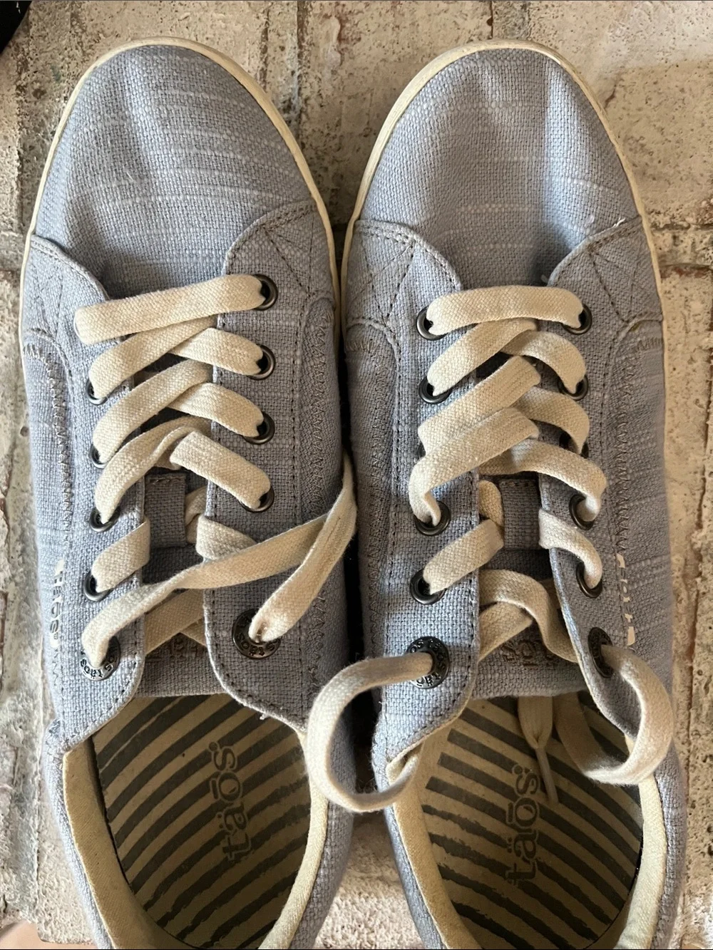Taos Footwear Light Blue Canvas Lace-Up Sneakers sz 10